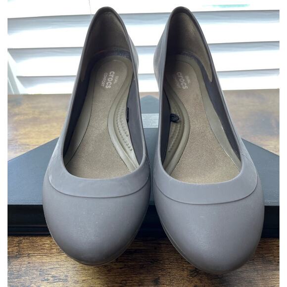 Crocs Womens 6 W Taupe Lina Wedge Pump Comfort with Style Summer - Picture 1 of 7